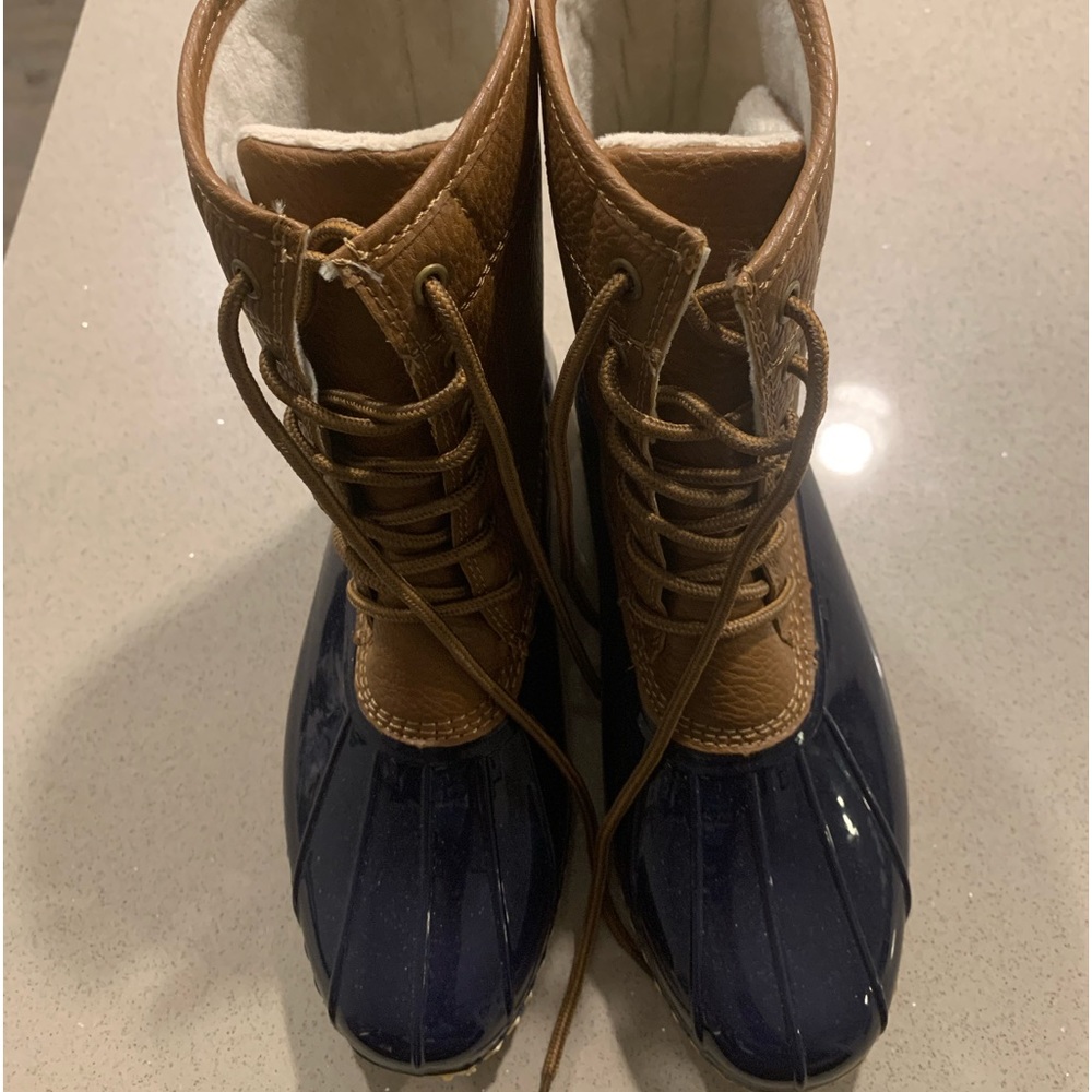 Duck boots